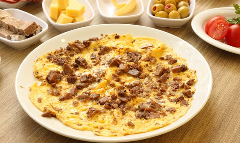 Kavurmalı Omlet